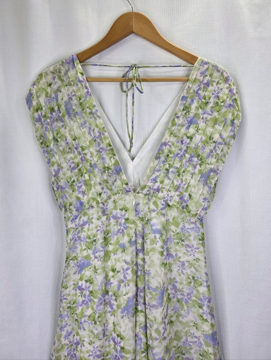 ASTR The Label V-Neck Pleated Floral Midi Wedding Dress Green lavender Size M - Picture 7 of 11